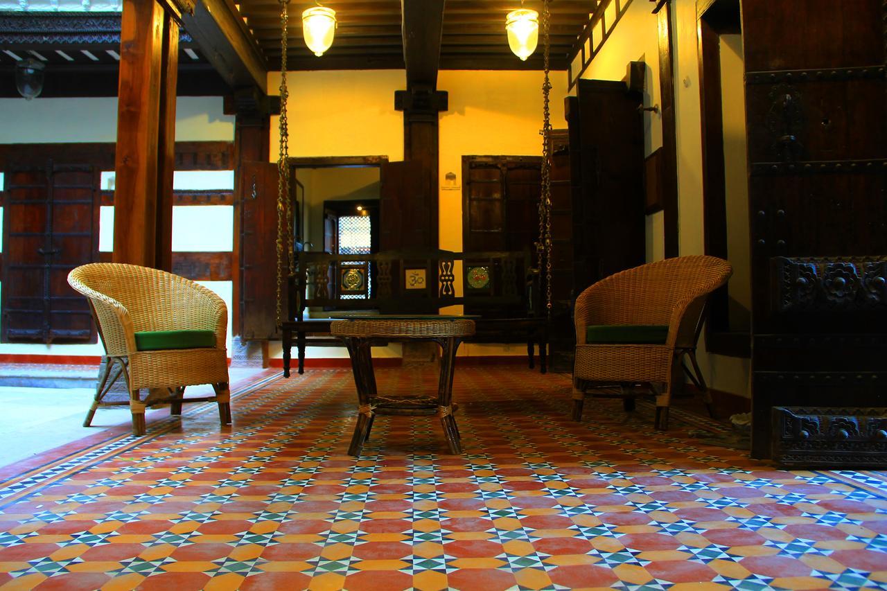 Deewanji Ni Haveli Bed & Breakfast Ahmedabad Exterior foto